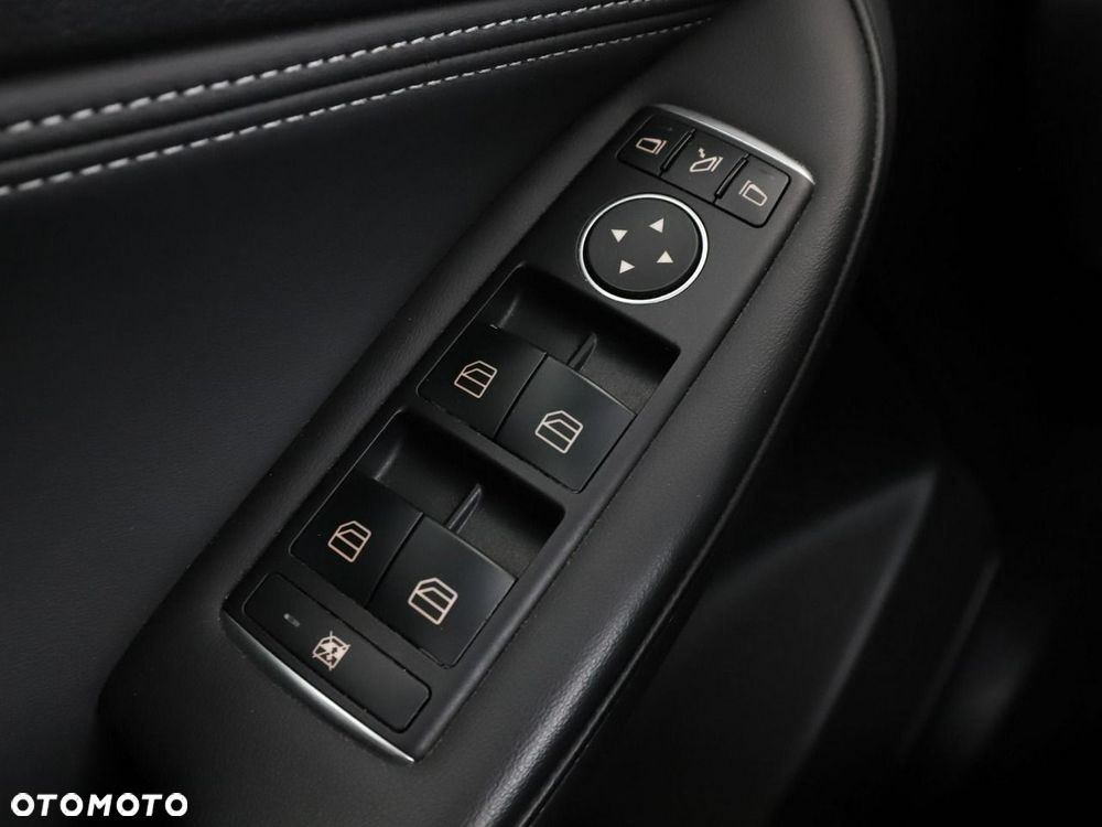 Infiniti Q30 1.6t DCT Sport - 34