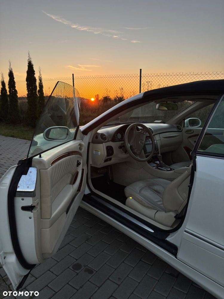Mercedes-Benz CLK - 16