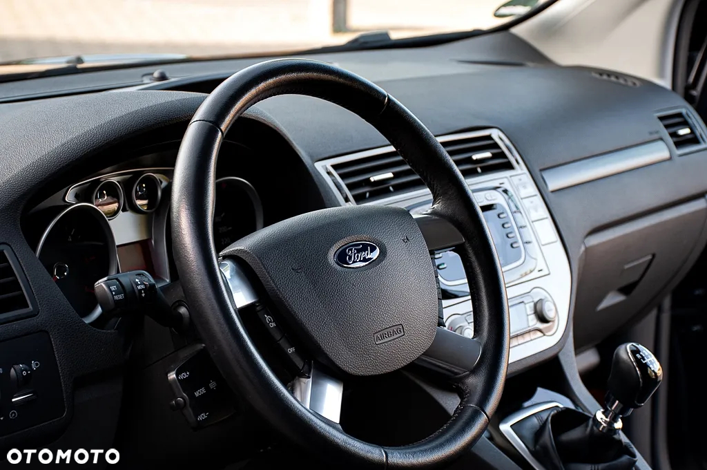 Ford Kuga 2.0 TDCi Titanium - 37