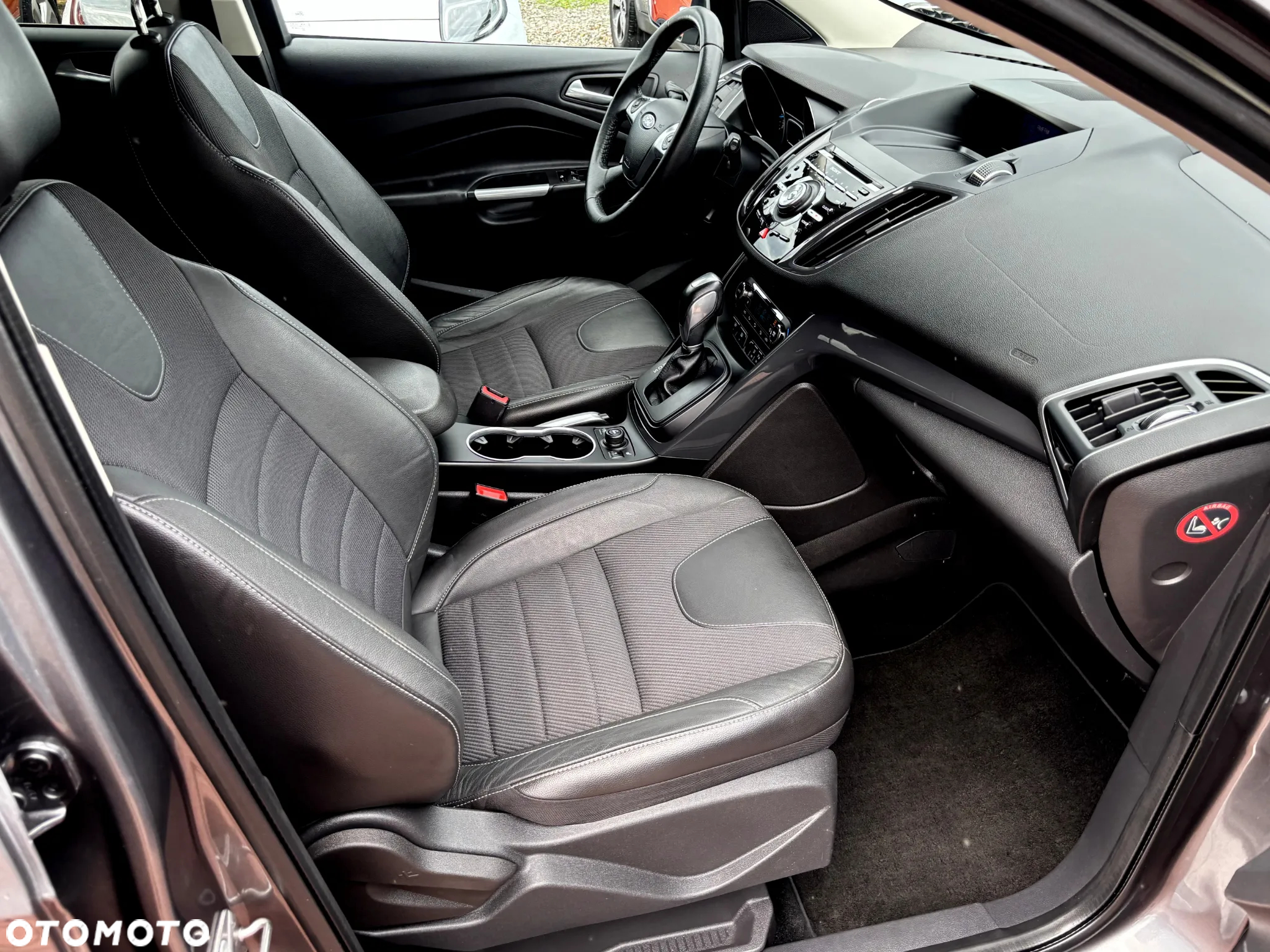 Ford Kuga 1.6 EcoBoost 4WD Titanium Plus - 13