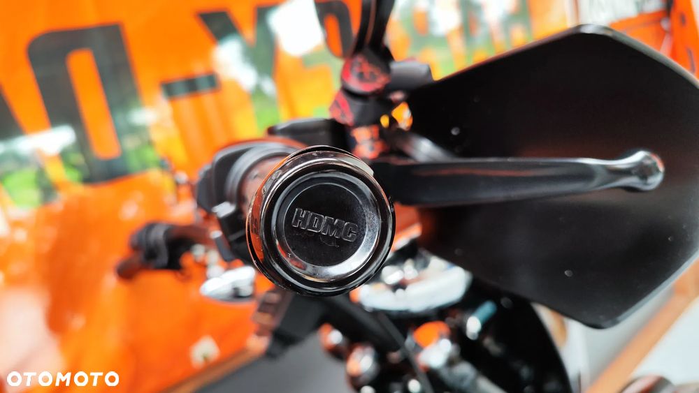 Harley-Davidson Softail Street Bob - 17