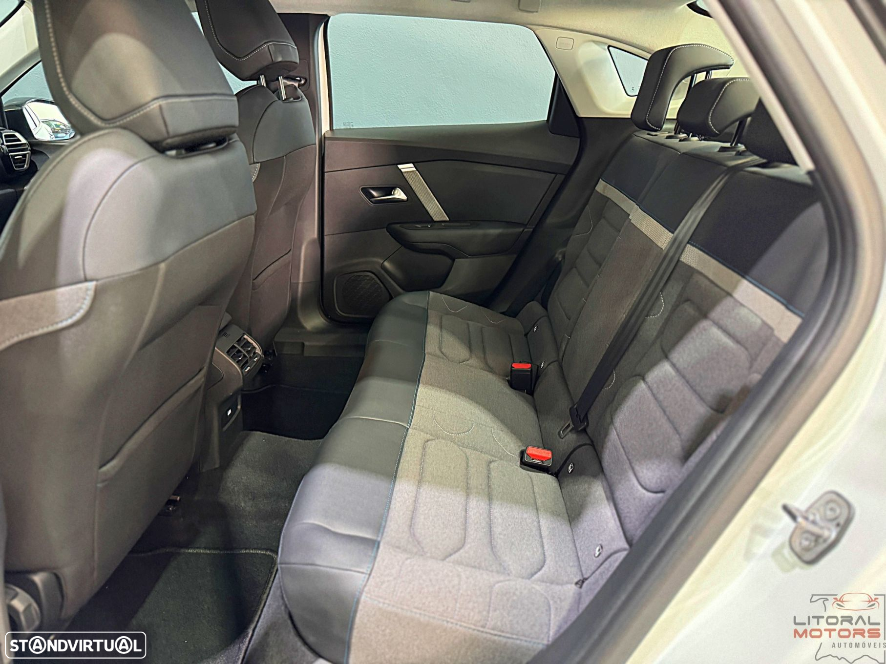 Citroën C4 X 1.2 PureTech Shine EAT8 - 16