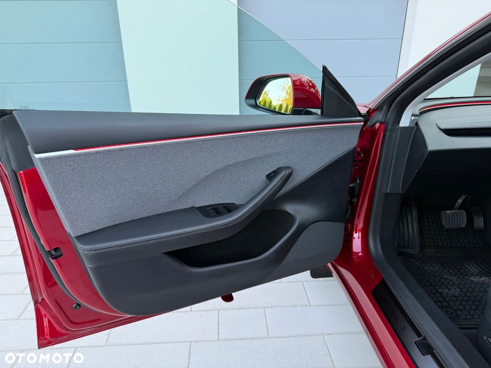 Tesla Model 3 - 7