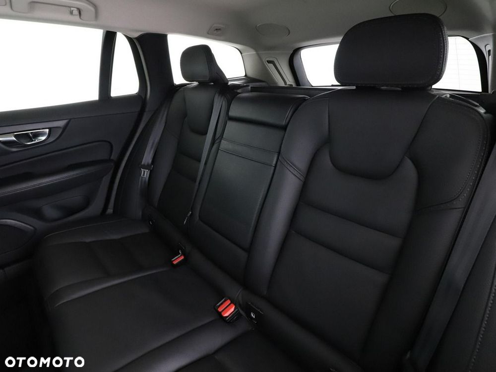 Volvo V60 Cross Country D4 AWD - 18