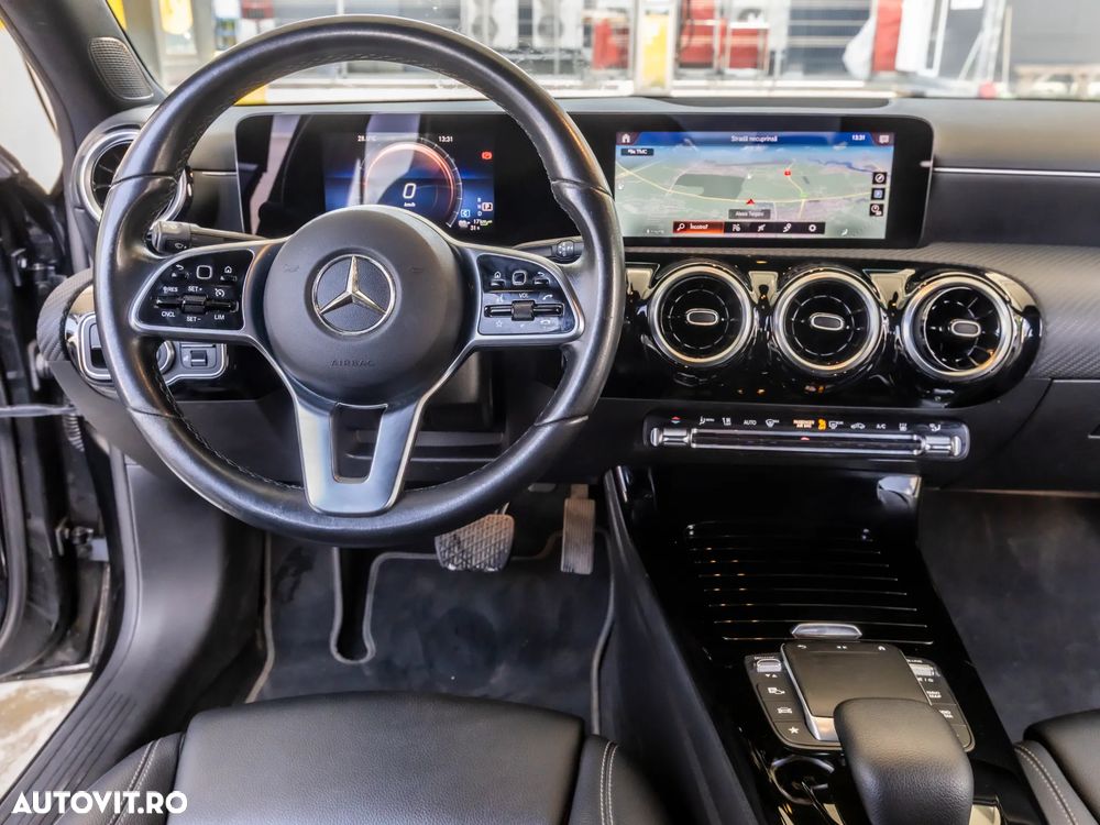 Mercedes-Benz A 250 e Sedan 8G-DCT - 16