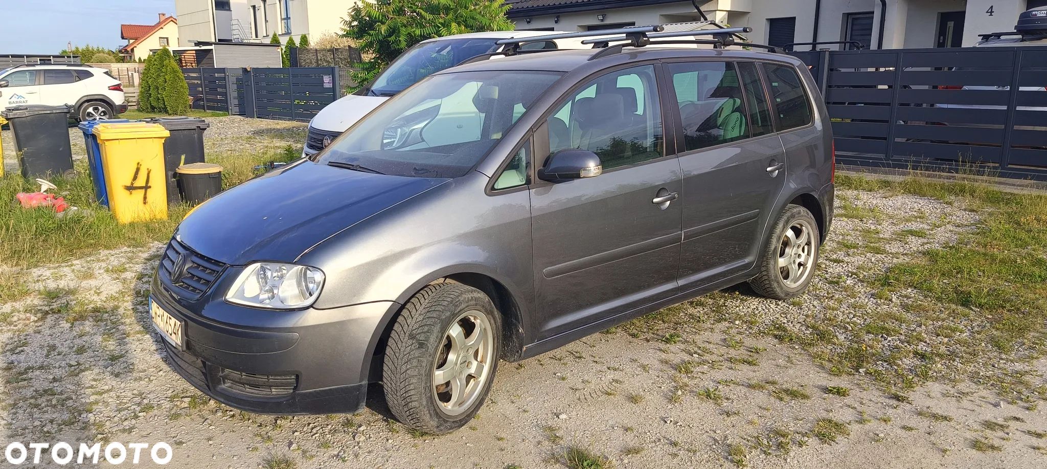 Volkswagen Touran 1.6 FSI Basis - 1