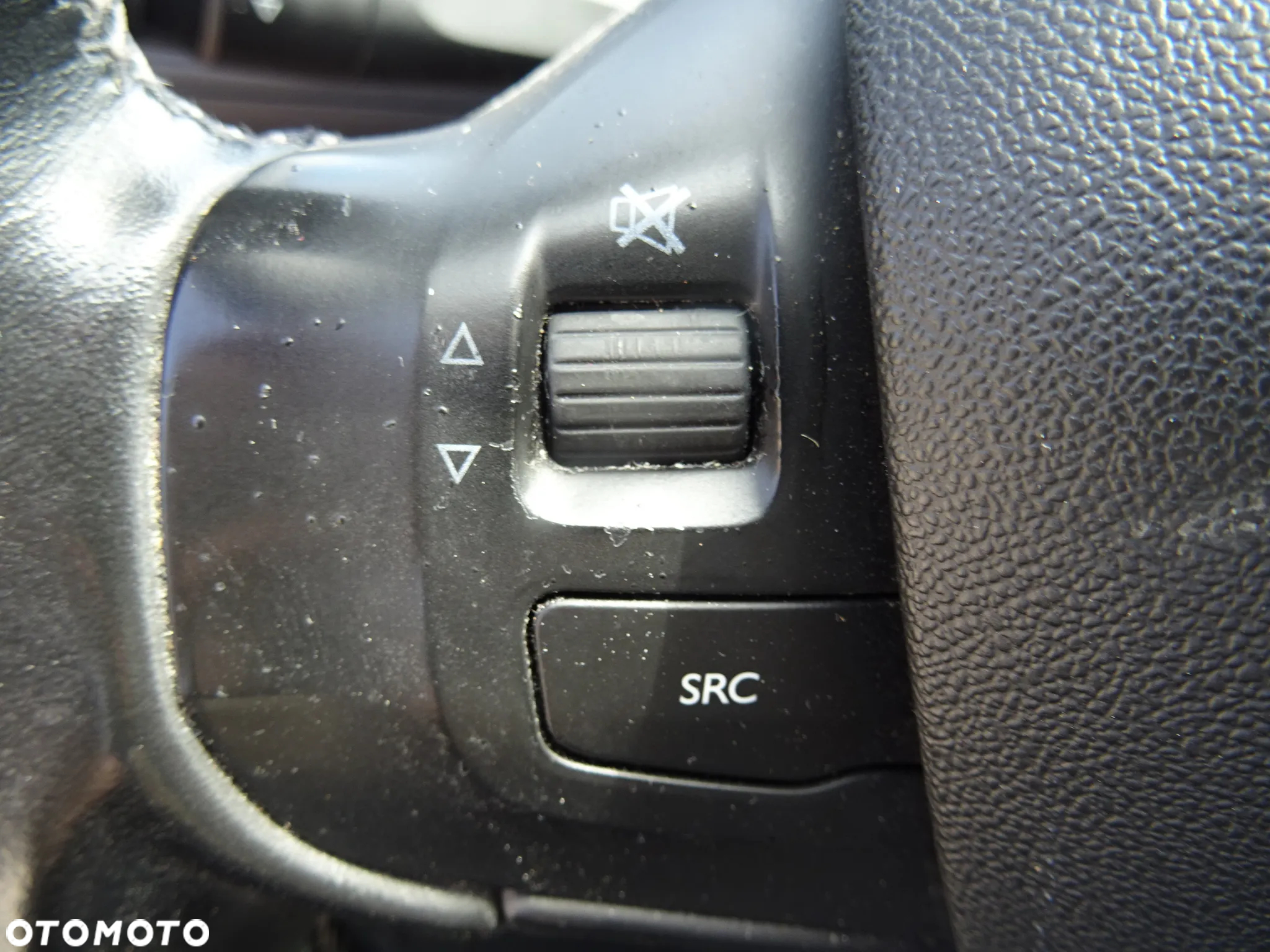 Peugeot 2008 1.2 Pure Tech GPF Allure S&S - 28