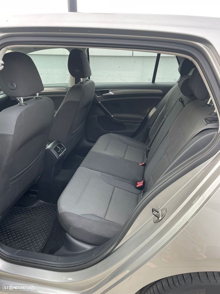 VW Golf 1.6 TDi Confortline - 15