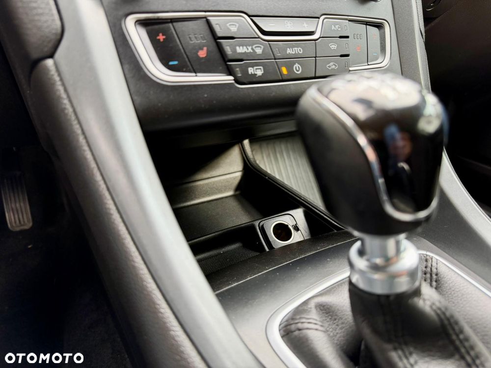 Ford Mondeo 2.0 TDCi Titanium - 32