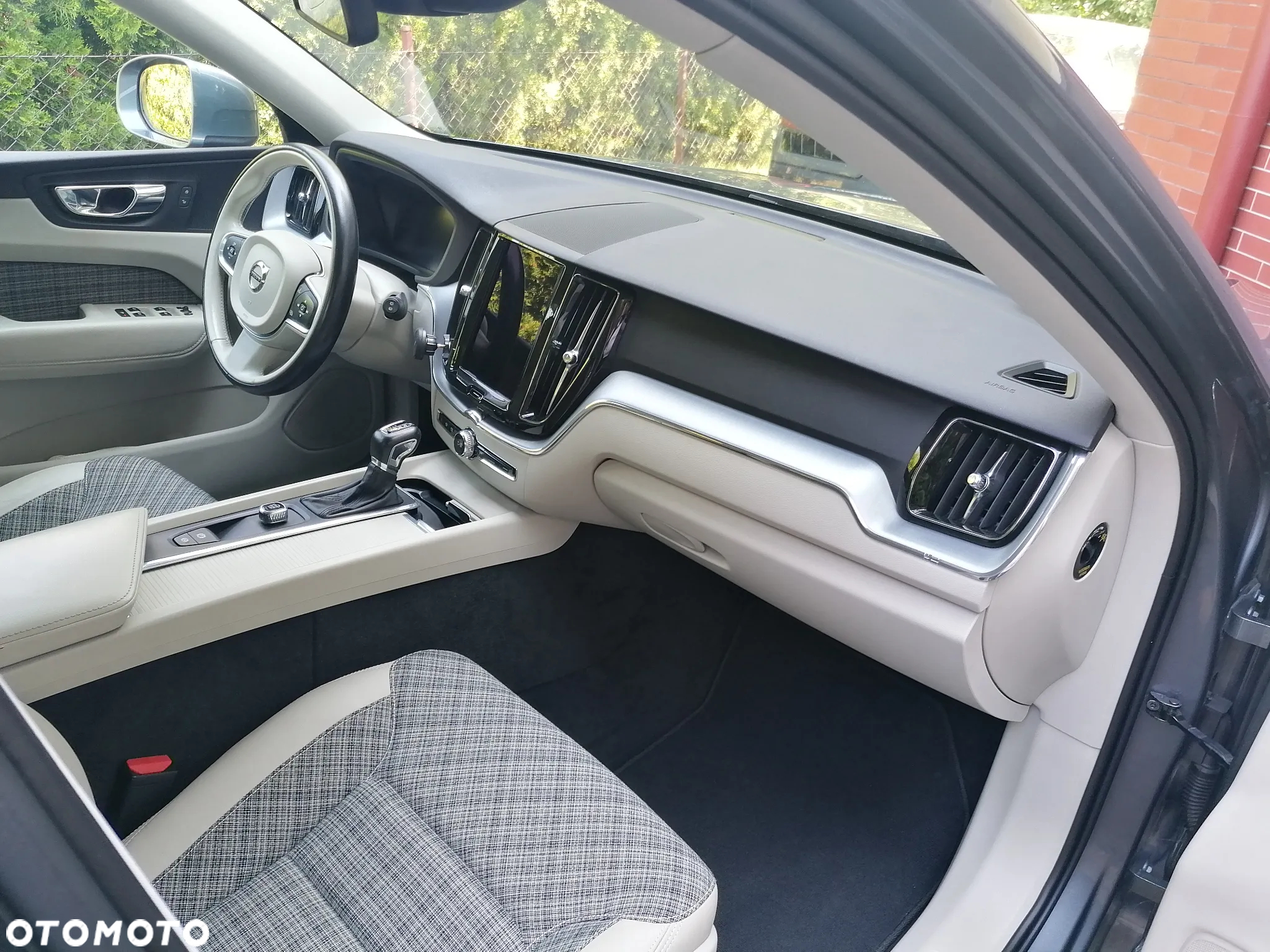 Volvo XC 60 D4 AWD Momentum - 17