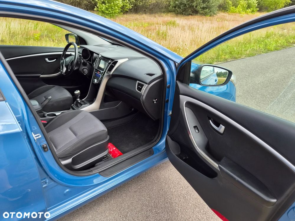 Hyundai i30 blue 1.6 CRDi Classic Navigation - 13