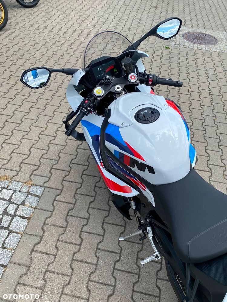 BMW S - 9