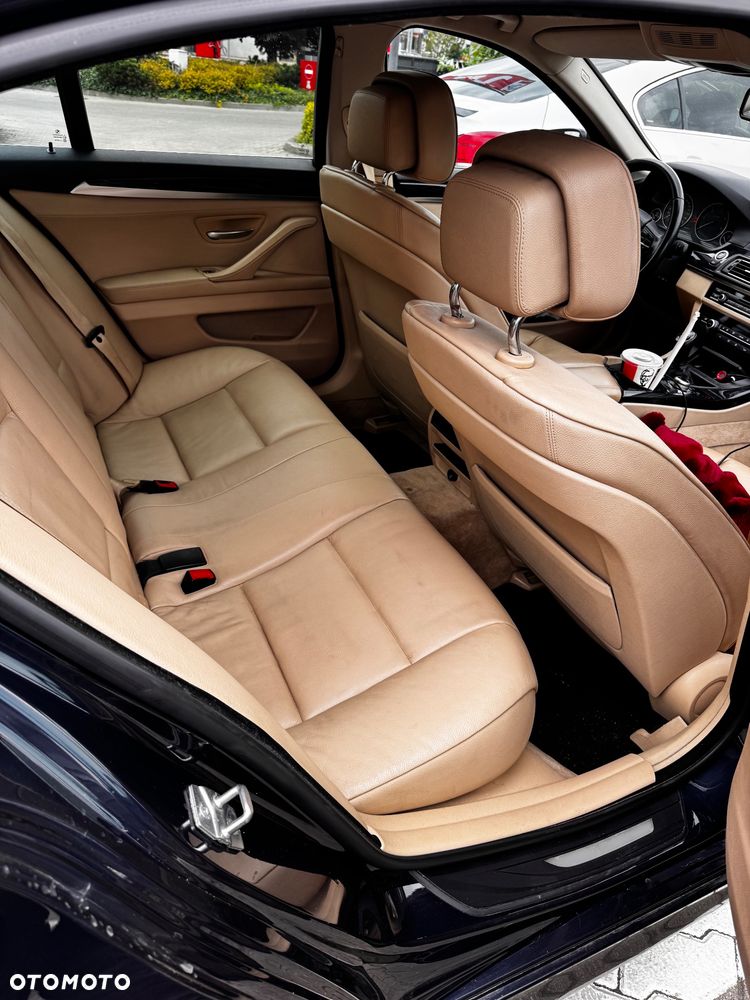 BMW Seria 5 520d - 30