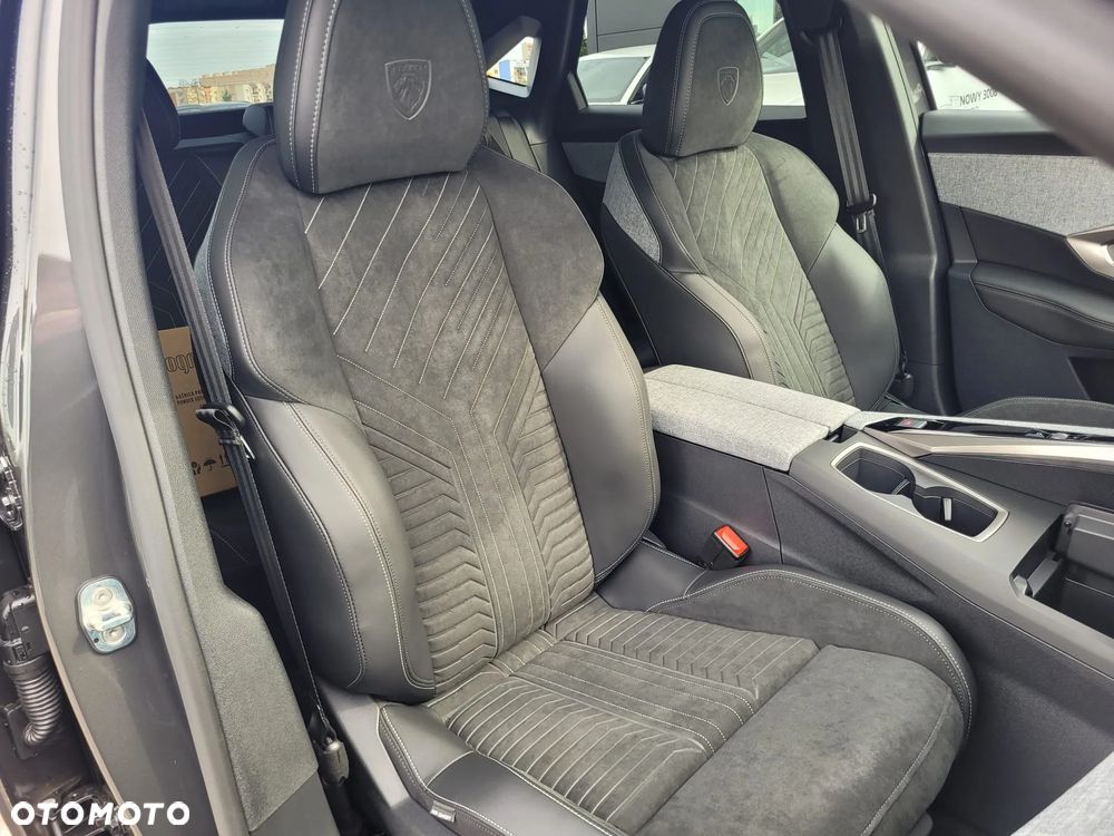 Peugeot 3008 1.6 PHEV 195 GT Exclusive e-DCS7 - 31