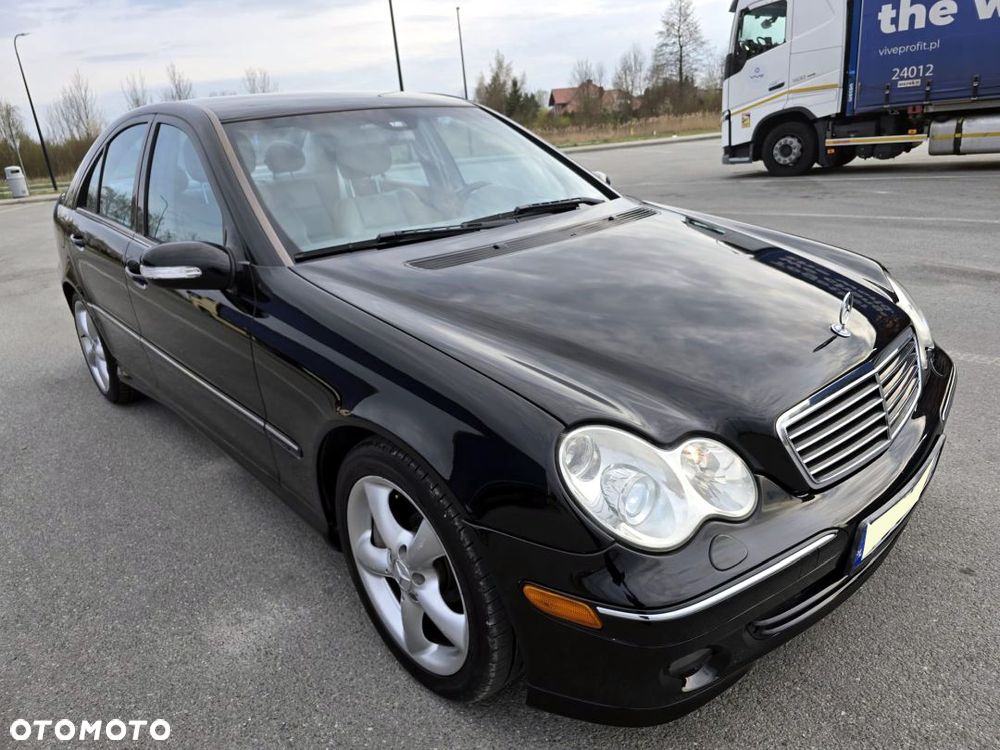 Mercedes-Benz Klasa C 230 7G-TRONIC Avantgarde Sport Edition + - 34