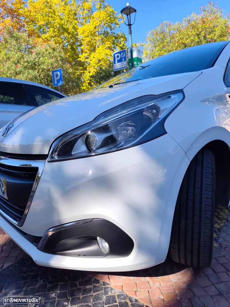 Peugeot 208 1.2 PureTech Style - 26