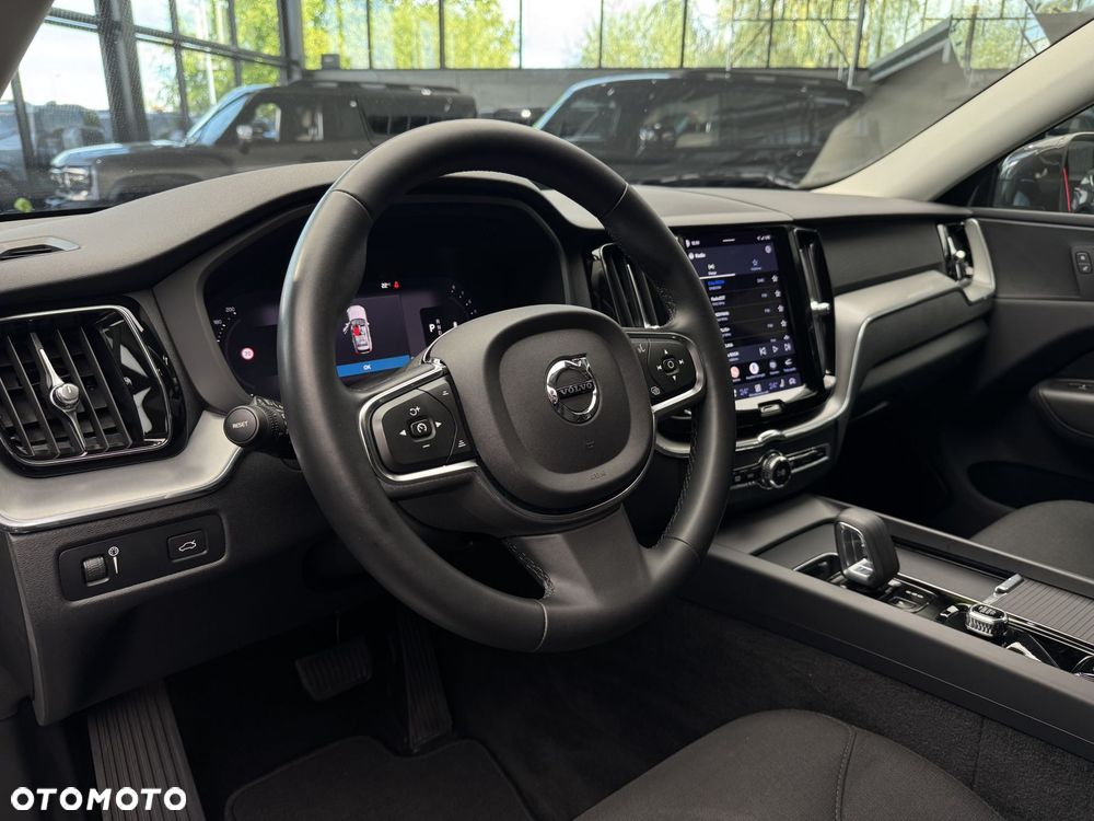 Volvo XC 60 B4 B Momentum Pro - 11