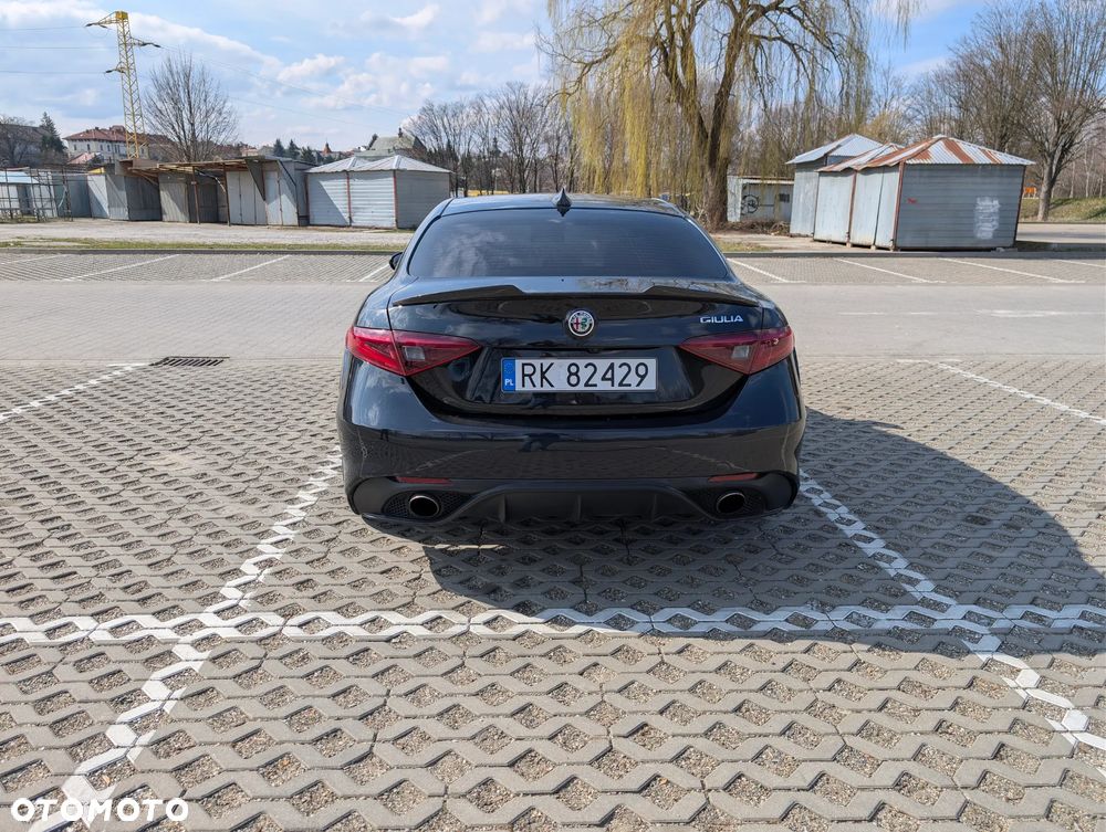 Alfa Romeo Giulia 2.0 Turbo 16V AT8-Q4 Veloce - 10