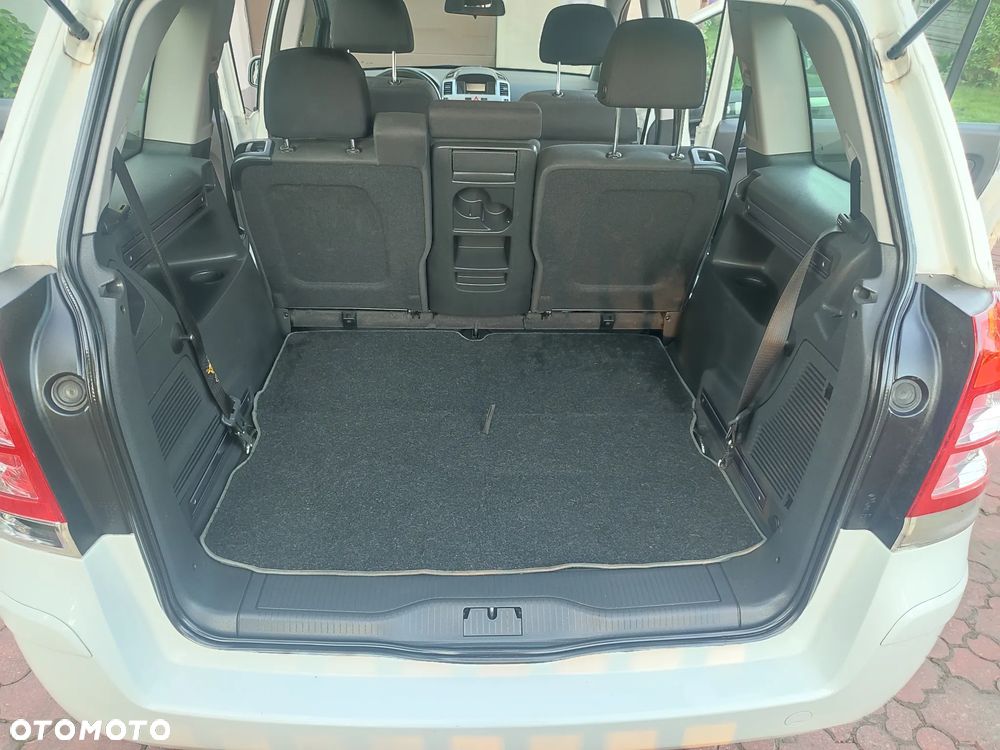 Opel Zafira 1.6 Cosmo - 24
