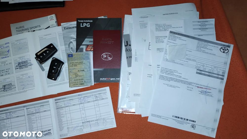 Toyota Auris 1.6 Premium - 17