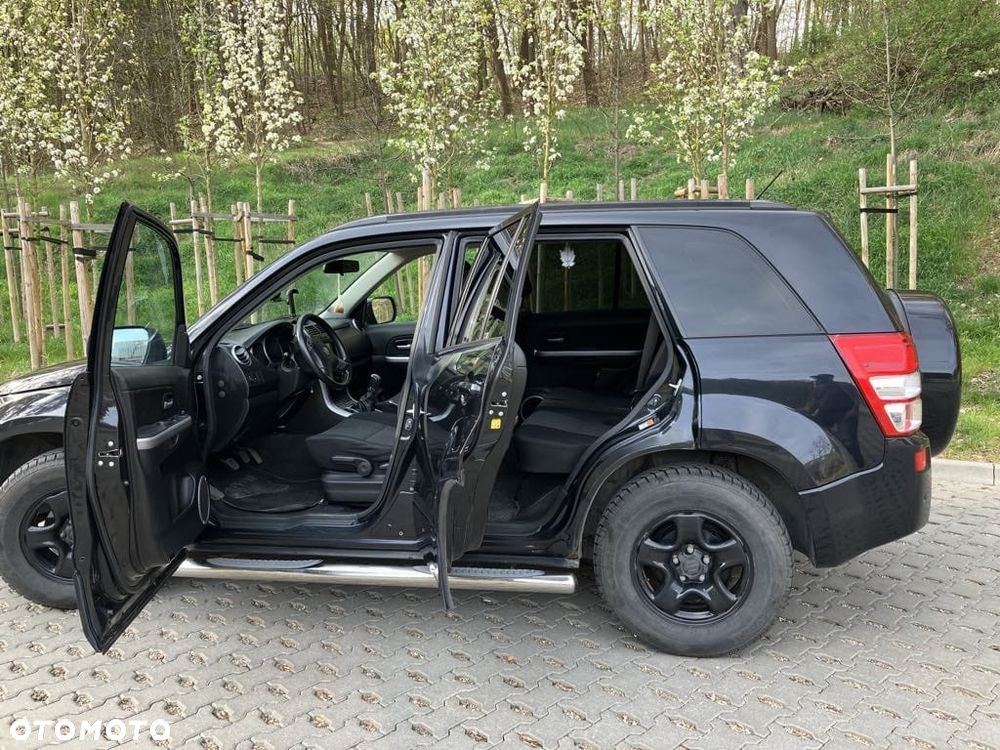 Suzuki Grand Vitara 2.0 - 8