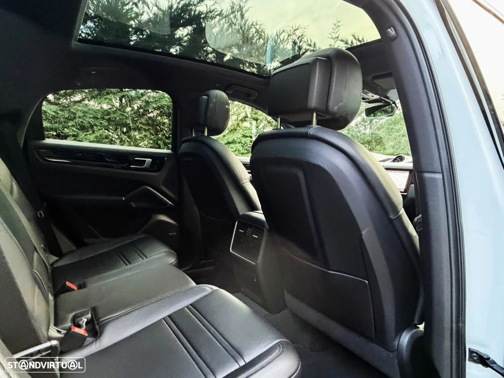 Porsche Cayenne E-Hybrid Tiptronic S Black Edition - 27