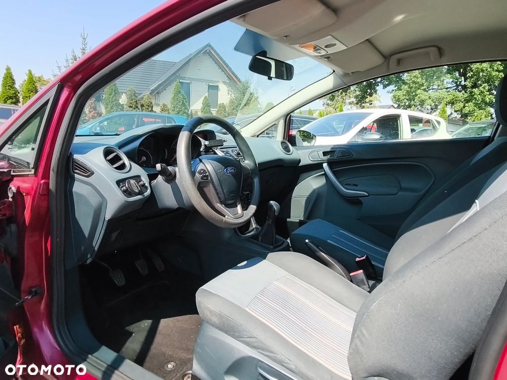 Ford Fiesta 1.25 Ghia - 24