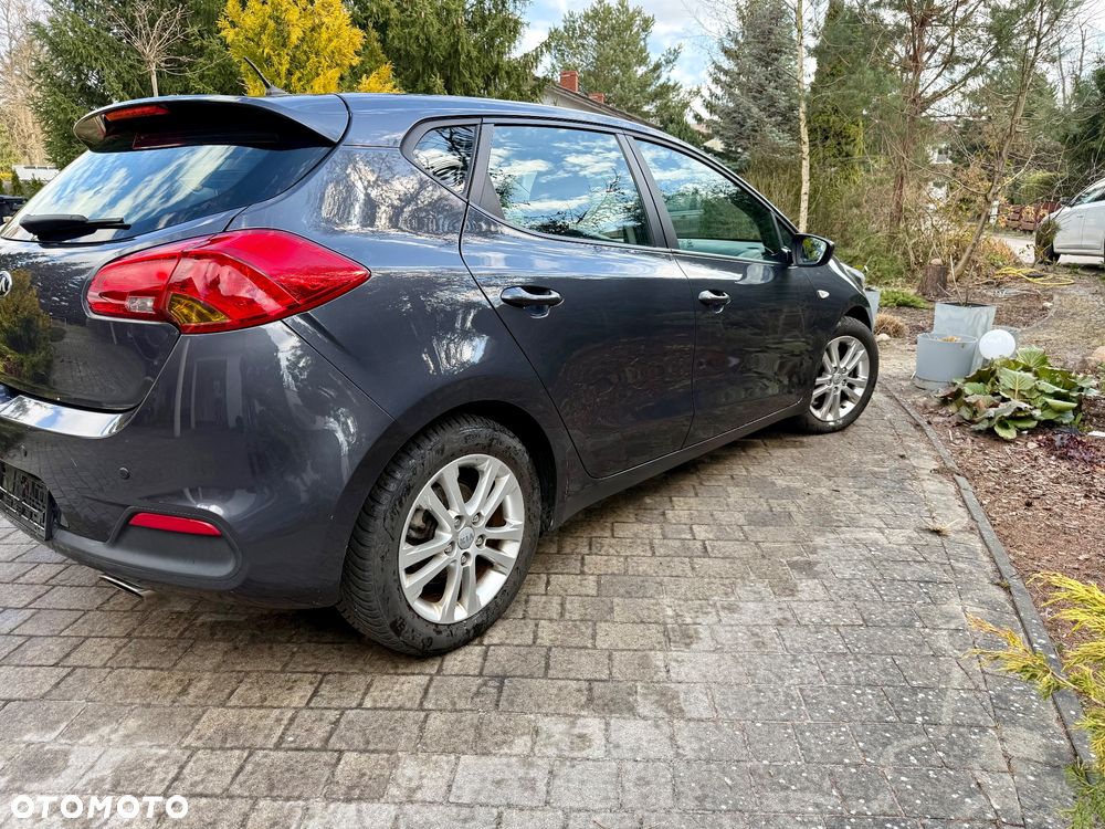 Kia Ceed - 4