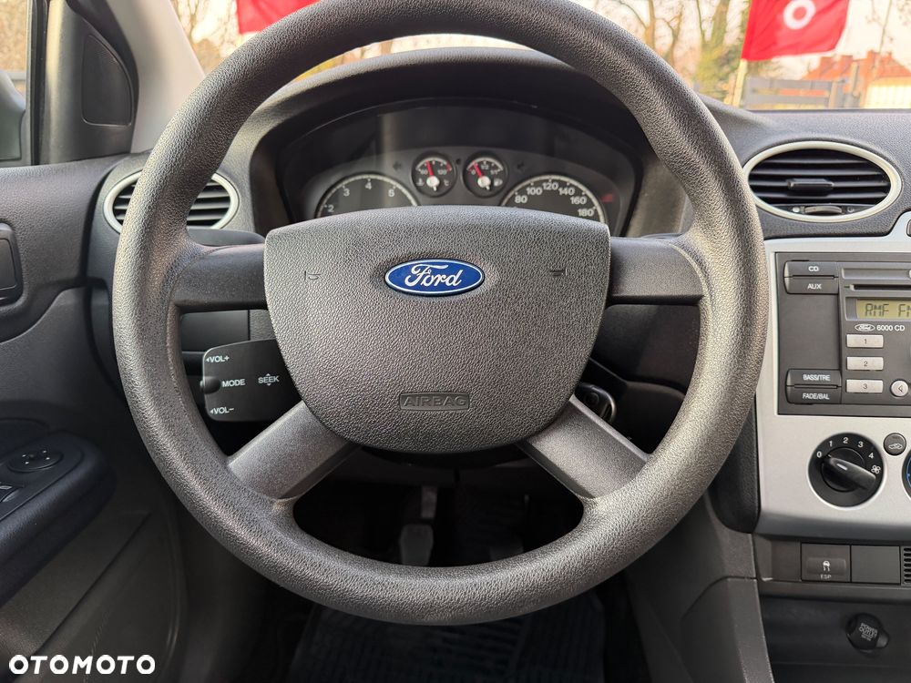 Ford Focus 1.4 Ambiente - 31
