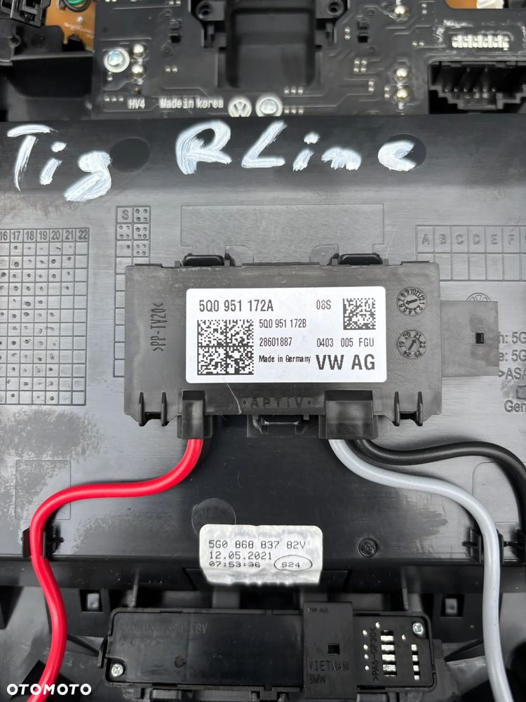 Vw Tiguan II 5NA Rline R-line oświetlenie lampka podsufitki 5G0868837 - 3