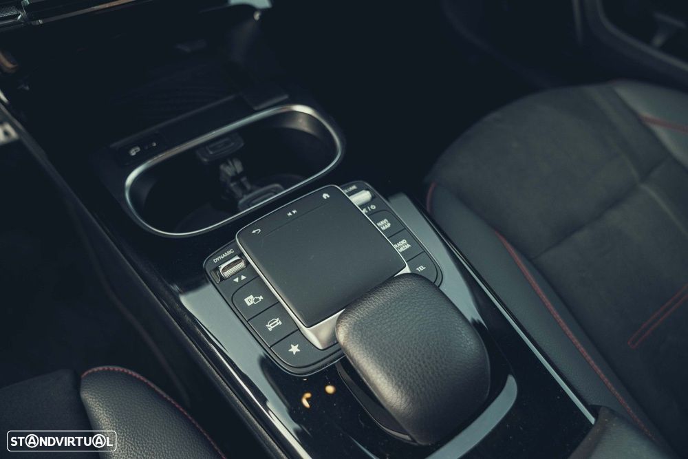 Mercedes-Benz A 250 Limousine e AMG Line - 5