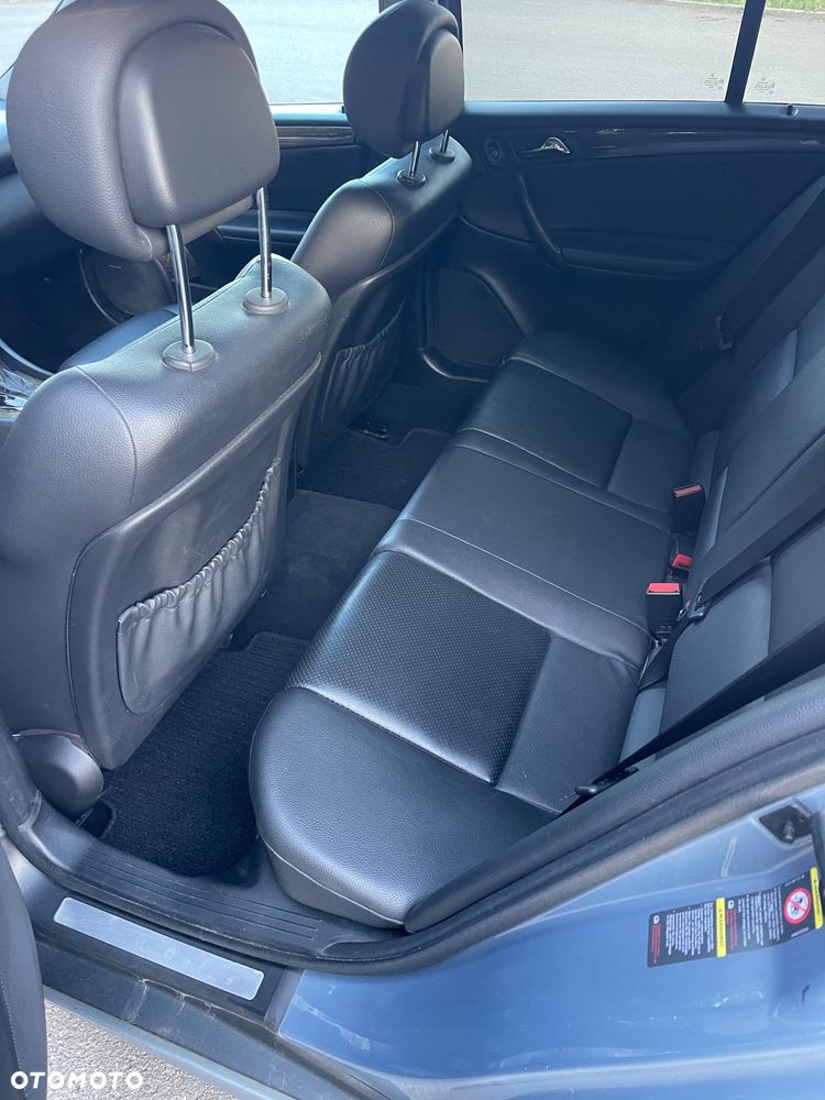 Mercedes-Benz Klasa C 280 7G-TRONIC Avantgarde - 31
