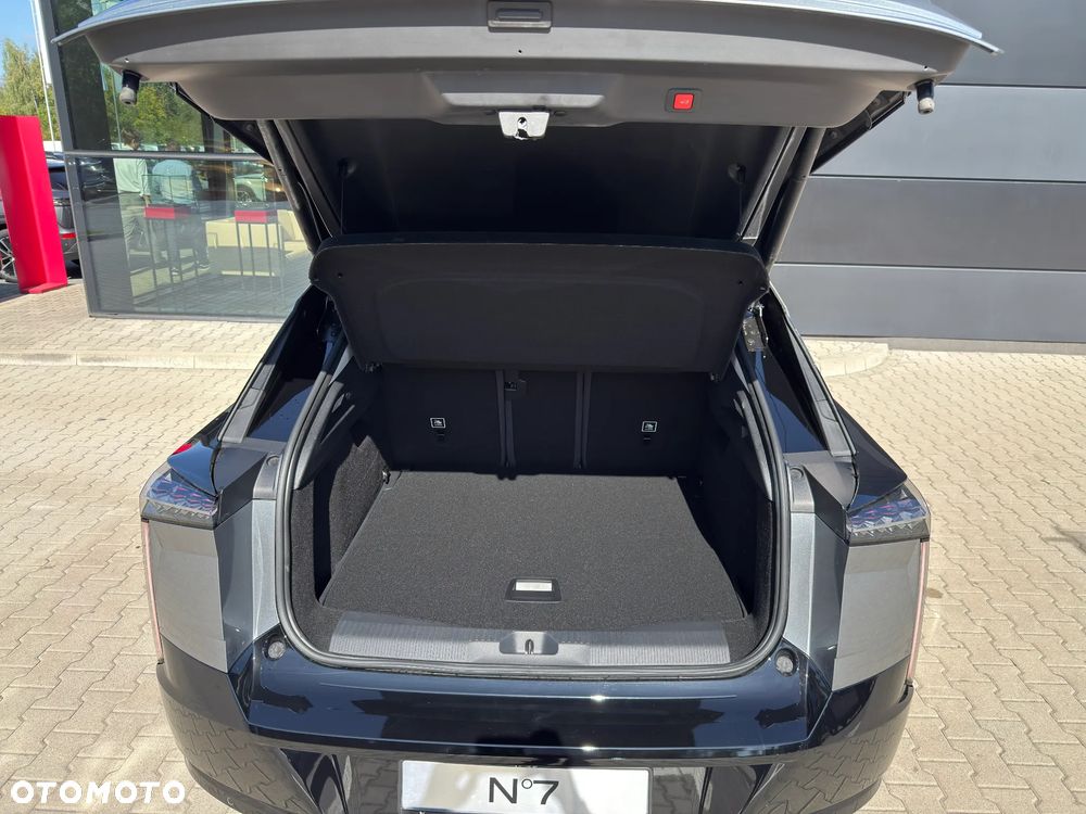 DS Automobiles N°7 1.2 mHEV La Premiere eDCS6 - 12