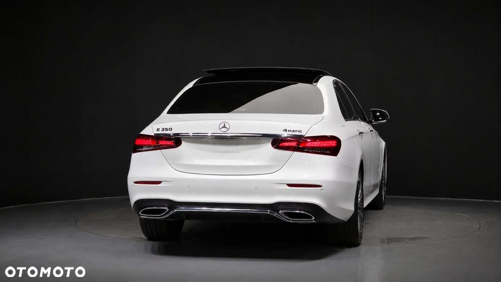 Mercedes-Benz Klasa E 300 9G-TRONIC AMG Line - 4