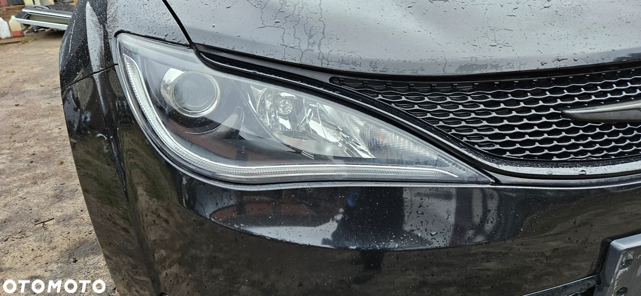 Chrysler Pacifica 2016-  3.6 V6 Błotnik przód lewy Błotnik przedni lewy Reflektor prawy Lampa prawa Xenon Soczewka Led 68370845AB 68370844AB Wzmocnienie czołowe Pas przedni  KOLOR  PXR - 4