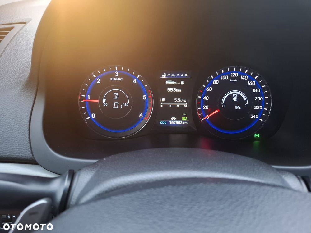 Hyundai i40 Kombi 1.7 CRDi DCT Premium - 11