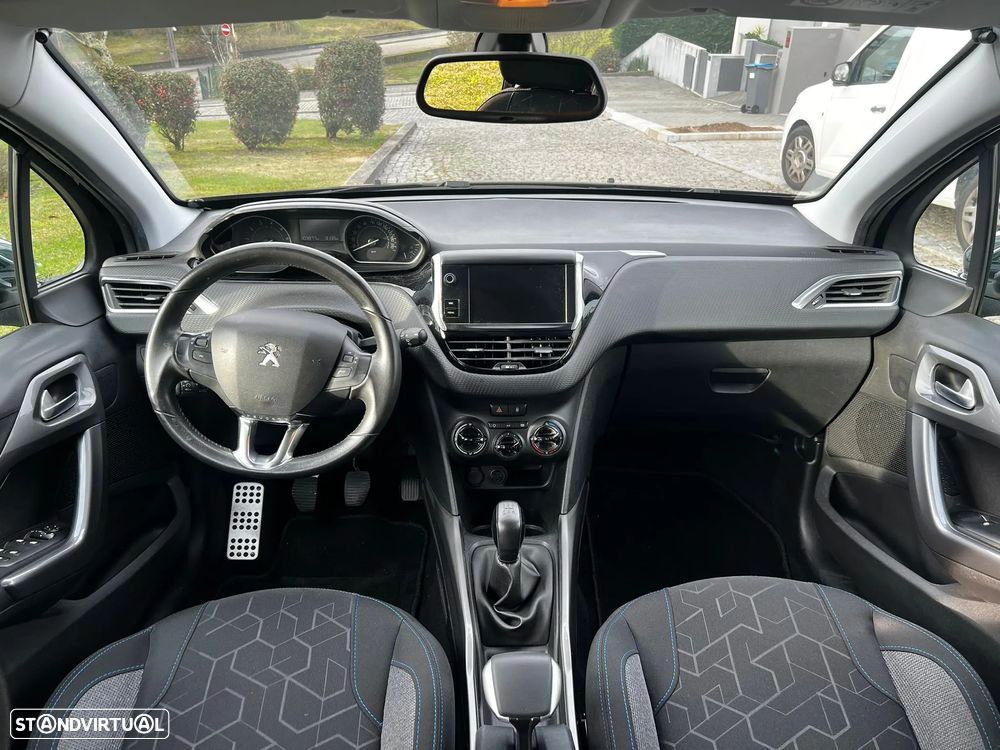 Peugeot 2008 1.2 PureTech Allure - 9