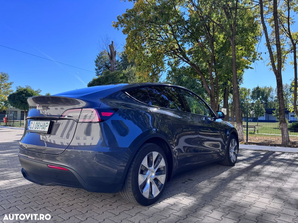 Tesla Model Y Long Range Dual Motor AWD - 6