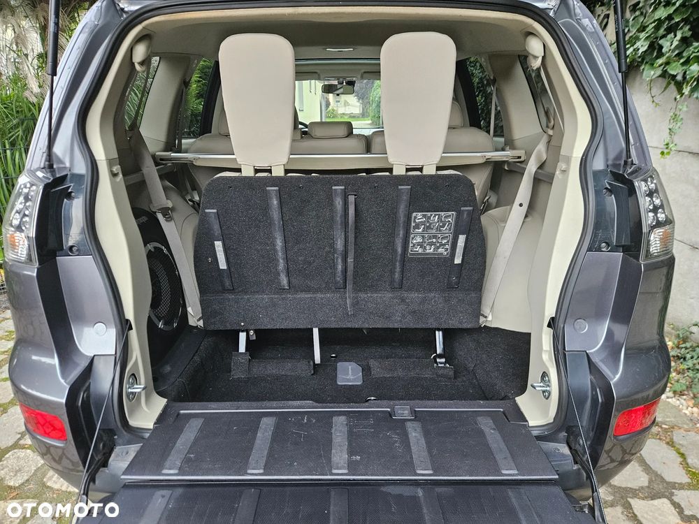 Mitsubishi Outlander 2.2 DI-D 4WD Intense - 37