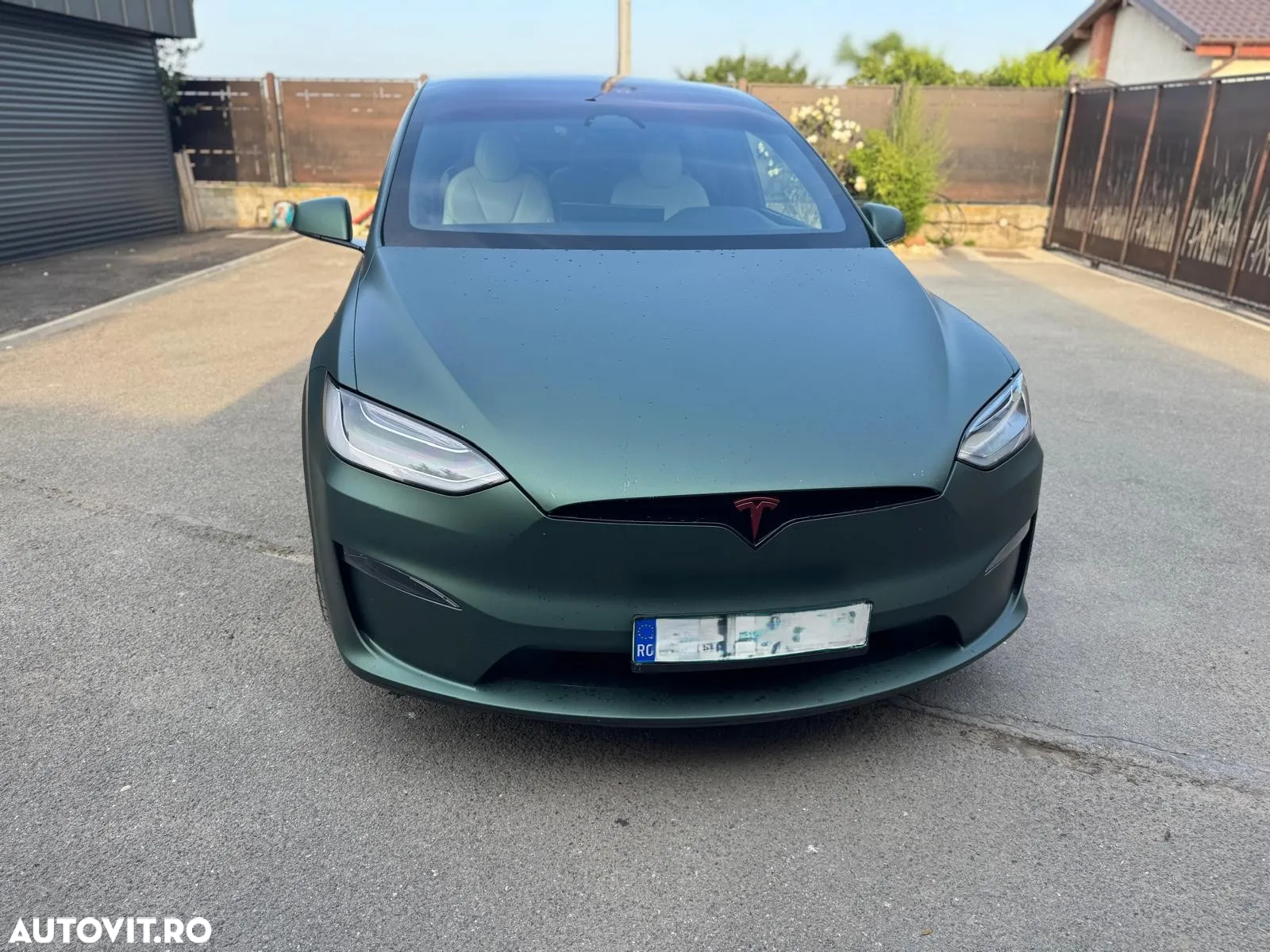 Tesla Model X Plaid - 12