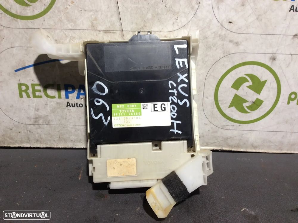 Caixa de fusíveis Lexus CT200 H - 1