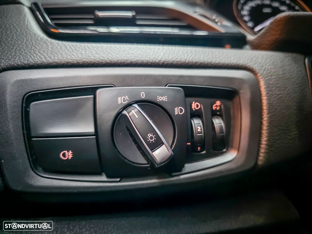 BMW 216 Gran Tourer d Aut. - 34