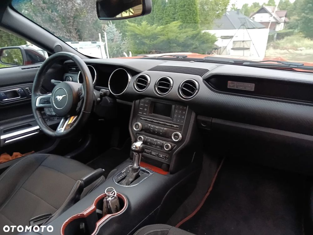 Ford Mustang - 12