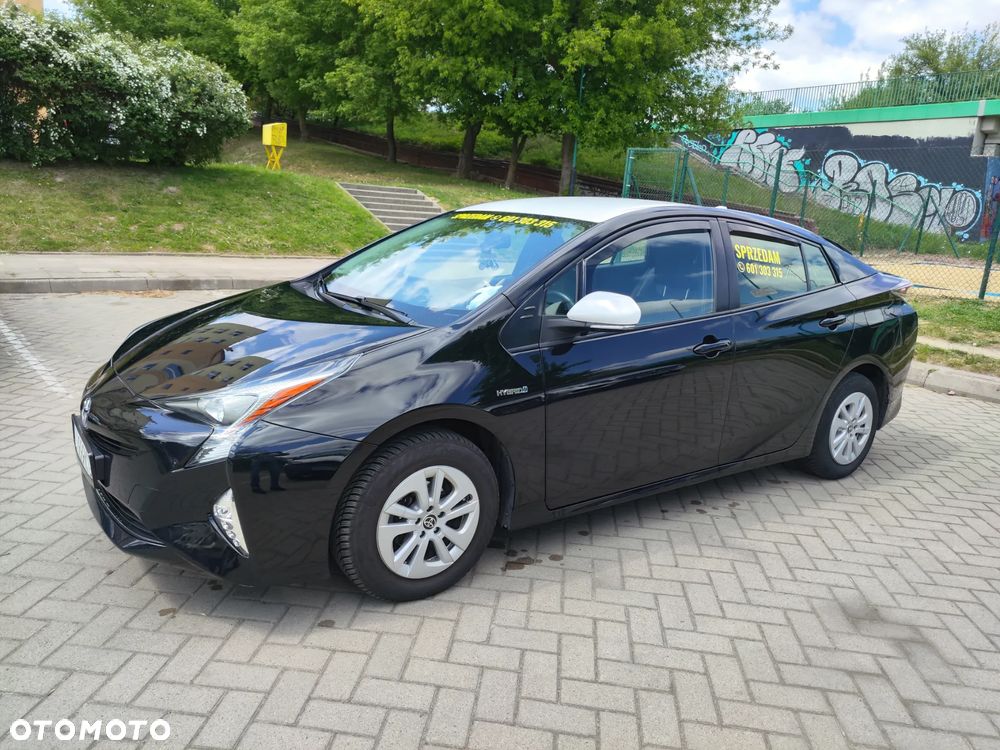 Toyota Prius Hybrid - 2