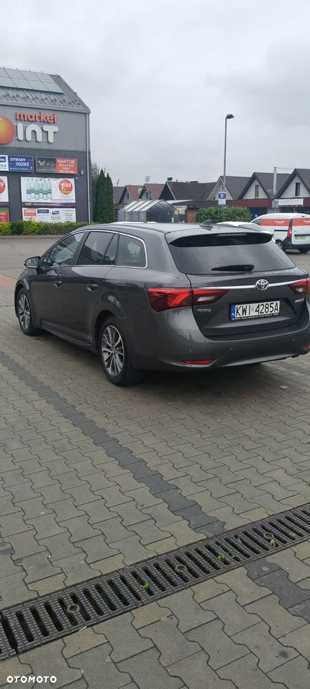 Toyota Avensis 2.0 D-4D Premium - 5