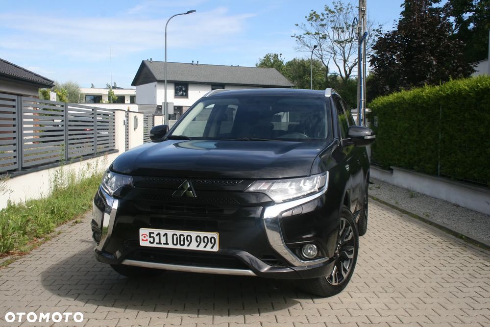 Mitsubishi Outlander Intense + - 20