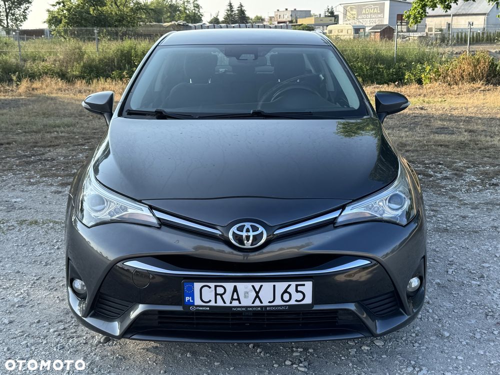 Toyota Avensis - 2