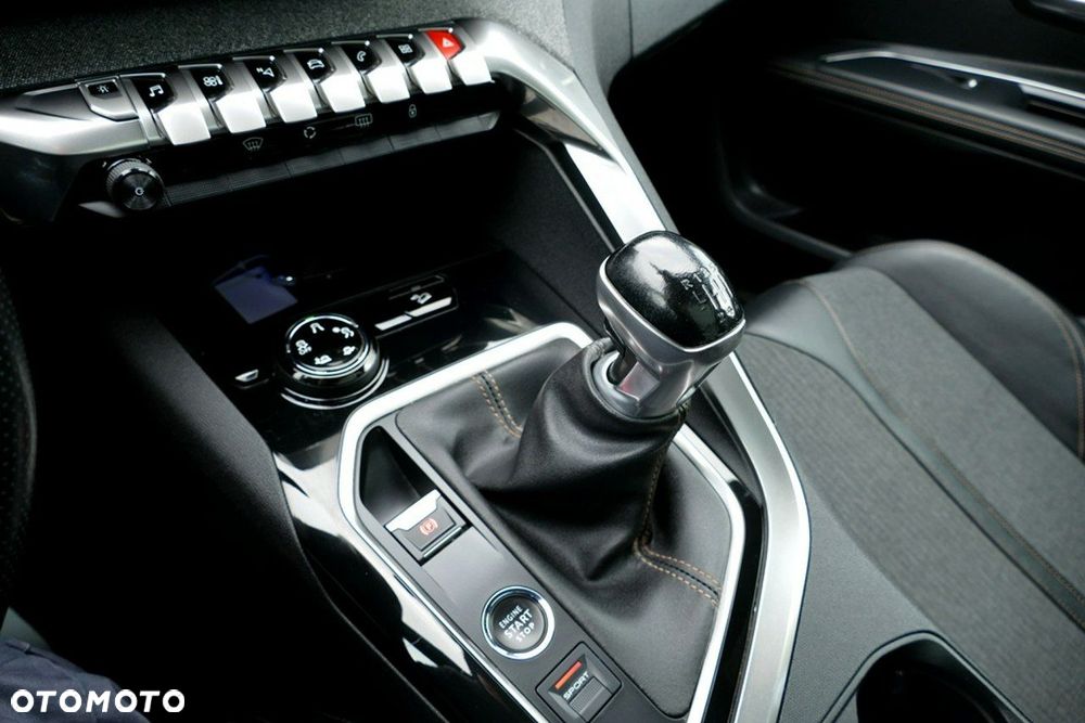 Peugeot 5008 1.2 PureTech GT S&S - 28