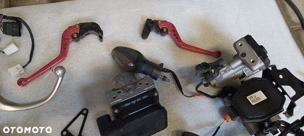 HONDA CBR1000RR  CBR 1000RR SC57 SC59 SET AMORTYZATOR SKRĘTU  POMPA ABS - 9