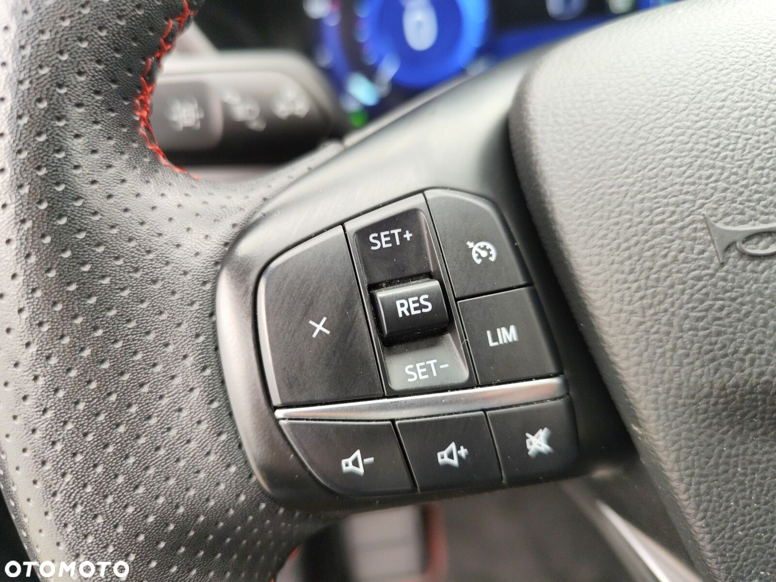 Ford Kuga - 23